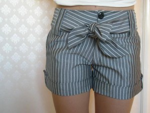 Shorts med rosett